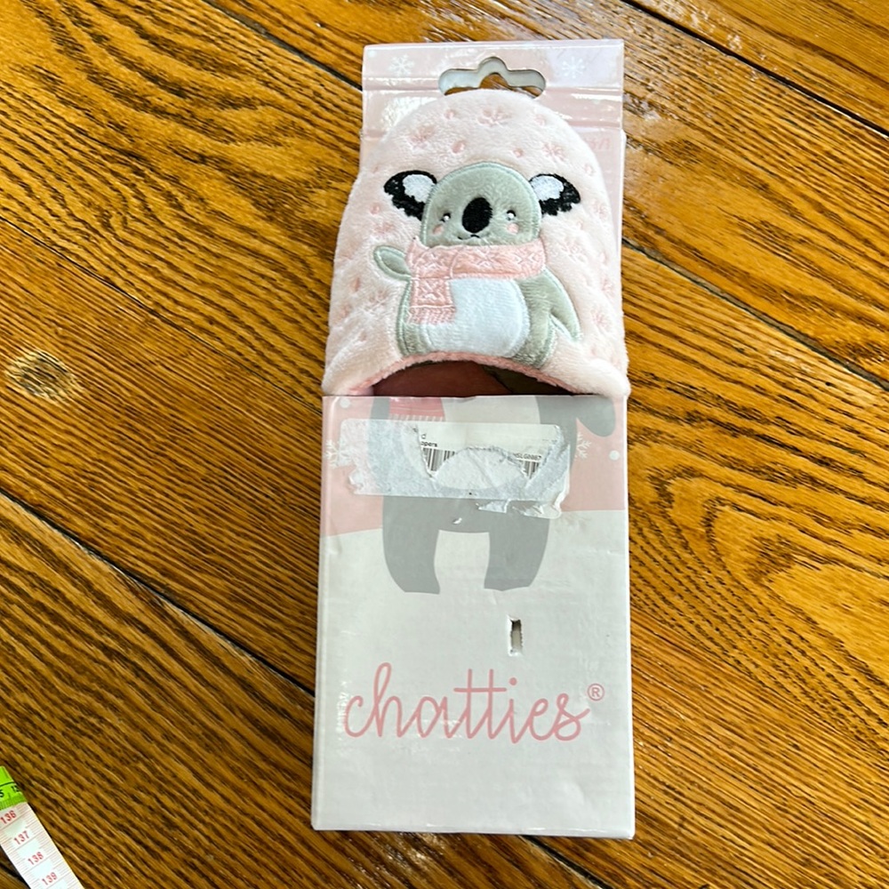 Chatties house slippers for little girls.  Size 13/1.  NWT.  Pink with koala.